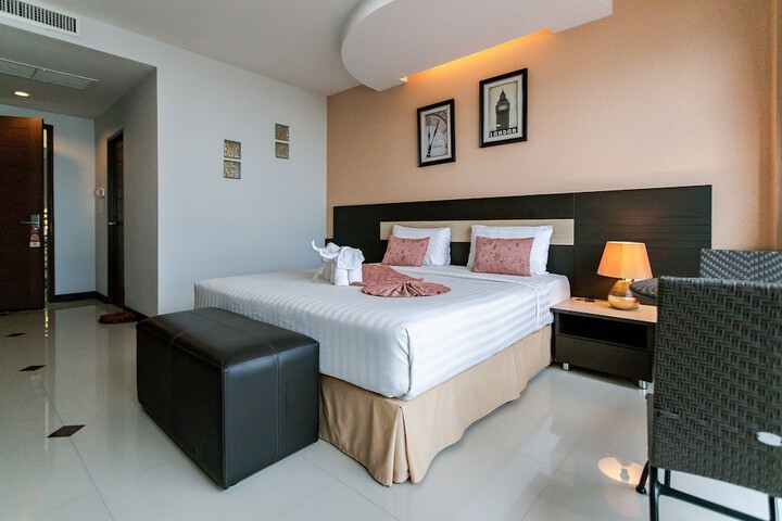 Room 65 of 214