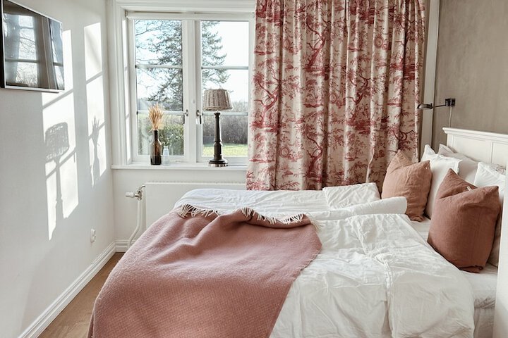 Room 28 of 126