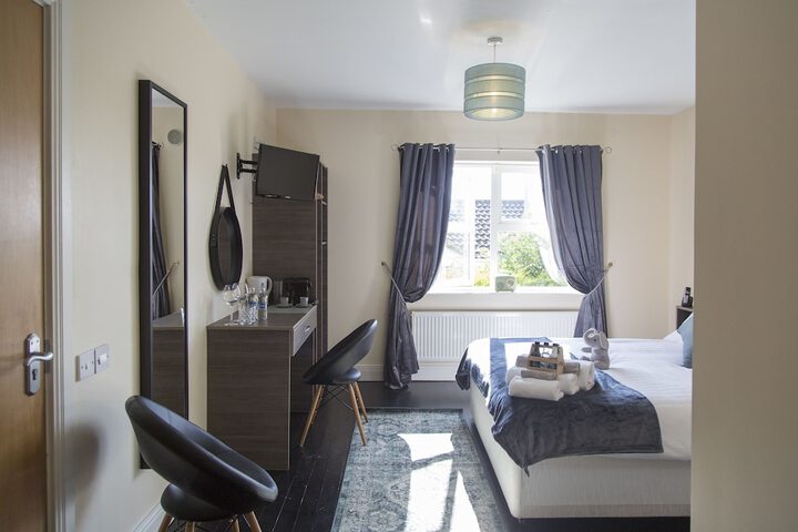 Room 2 of 87