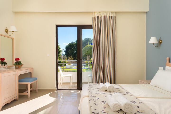 Room 10 of 47