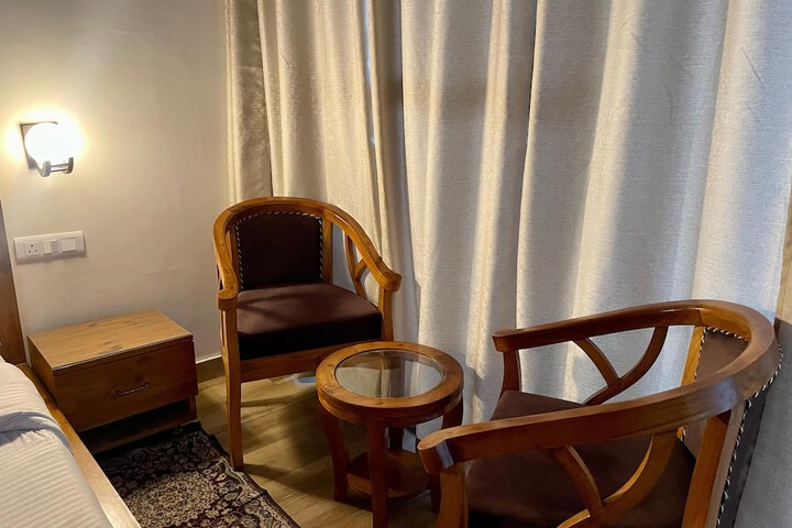 Room 3 of 17