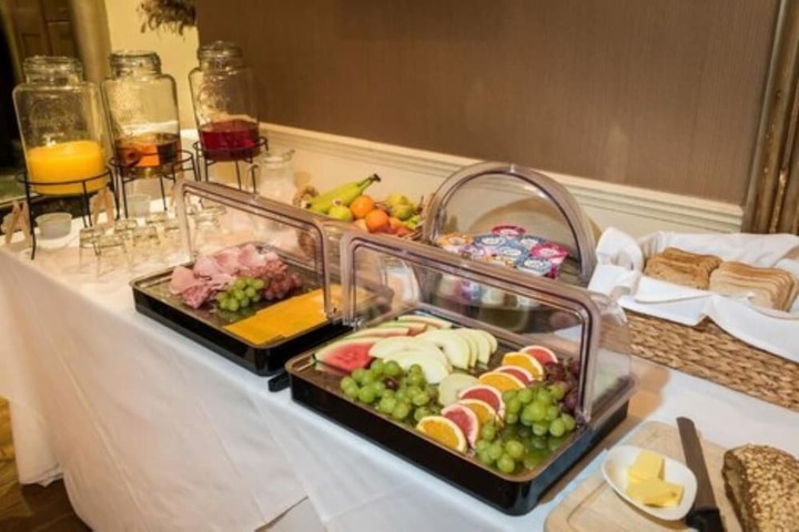 Dining Photos