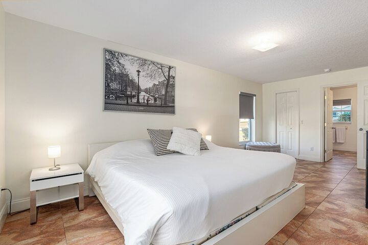 Room 2 of 24