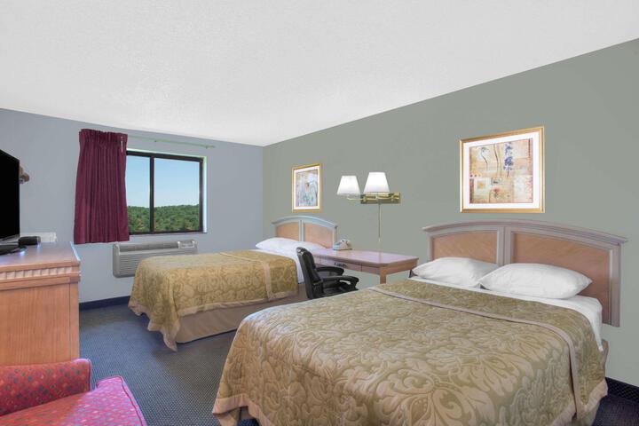1 King Bed (7 of 8)
