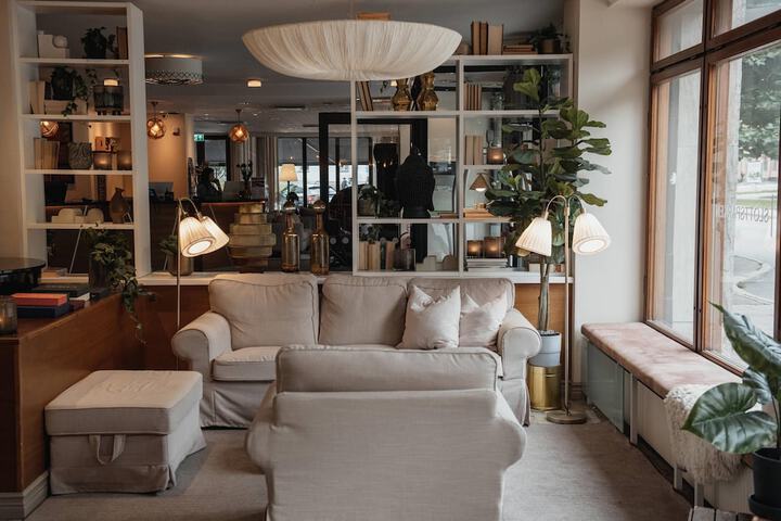 Guest Lobby