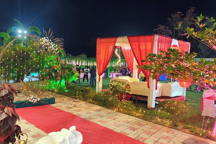 Ballroom/Hall 33 of 58