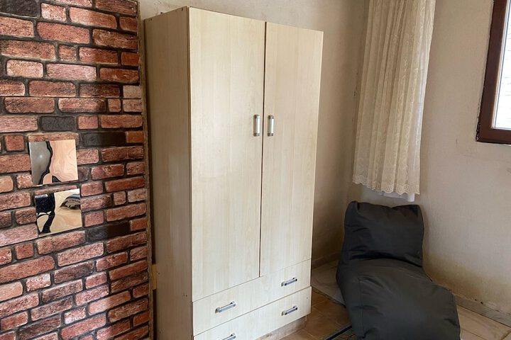 Room 107 of 263