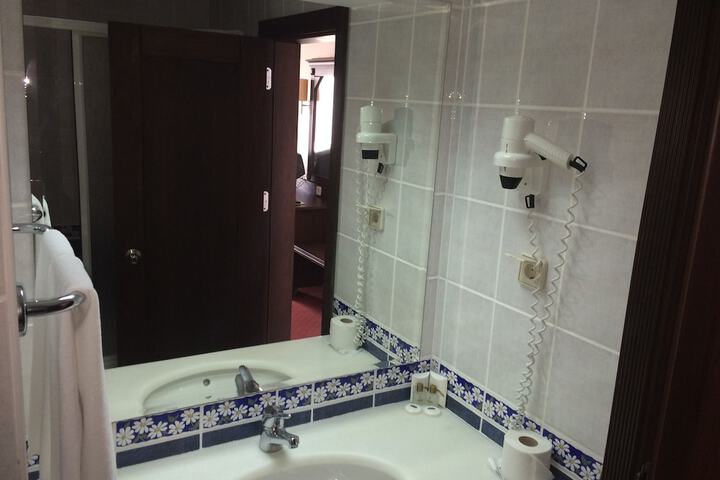 Room 19 of 40