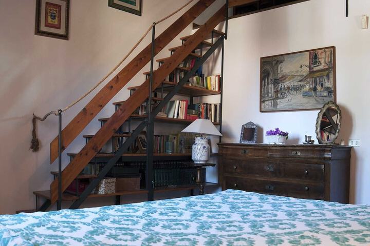 Room 21 of 77
