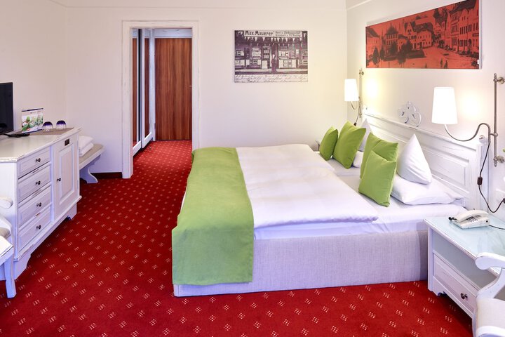 Room 9 of 36