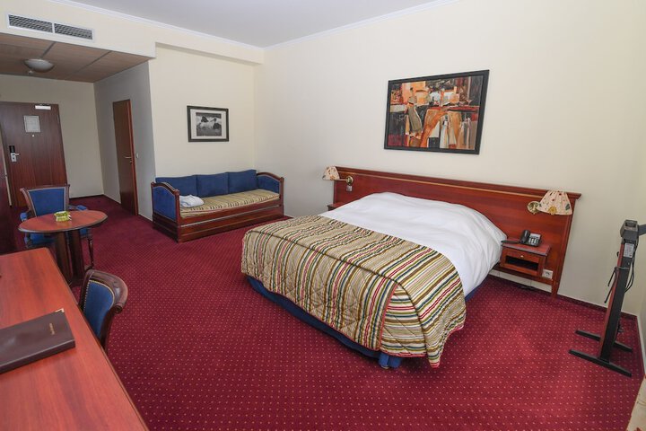 Room 13 of 91