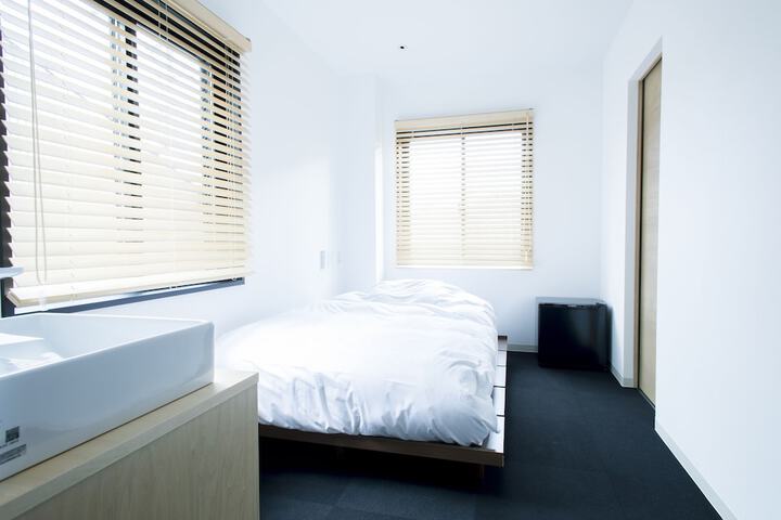 Room 5 of 38