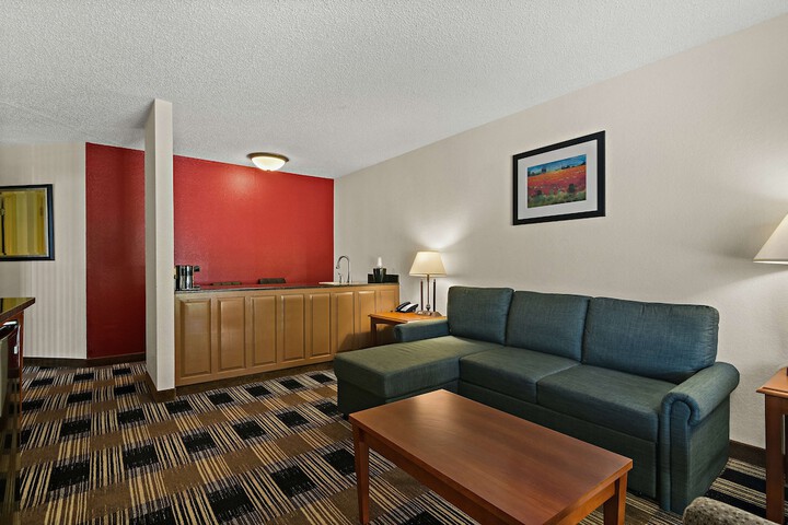 1 King Bed Microwave and Refrigerator WiFi Continental Breakfast (9 of 26)