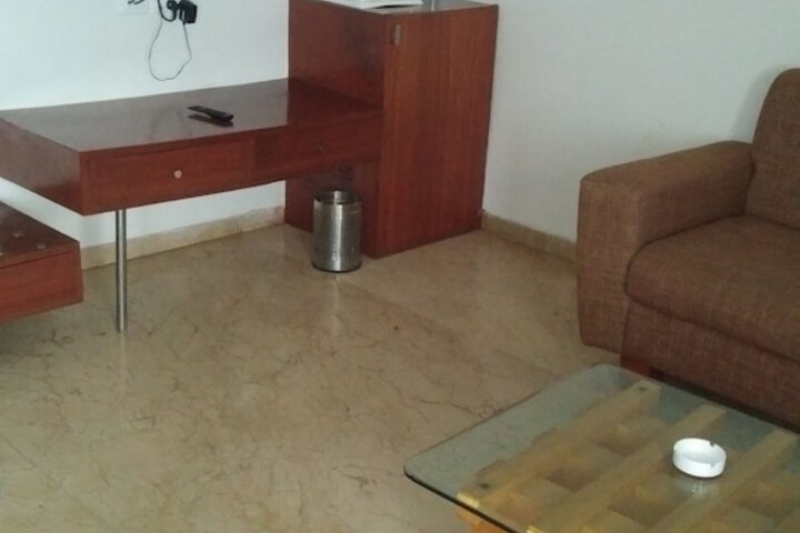 Room 11 of 51