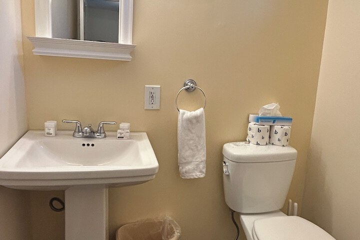 Room 198 of 212