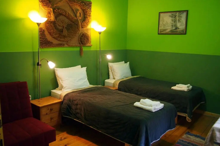 Room 2 of 18