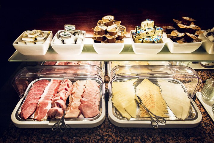 Breakfast/Coffee Service 24 of 39