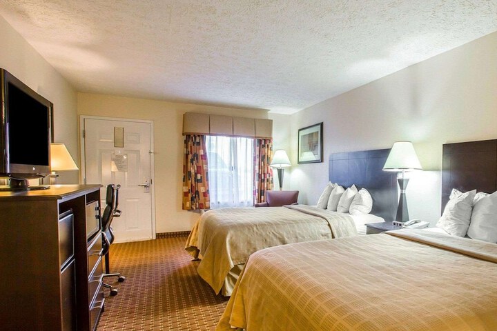 2 Queen Beds (4 of 7)