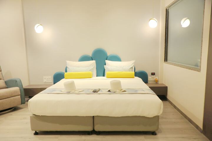 Room 30 of 58