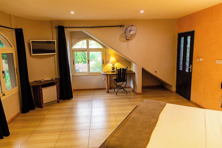 Room 19 of 49