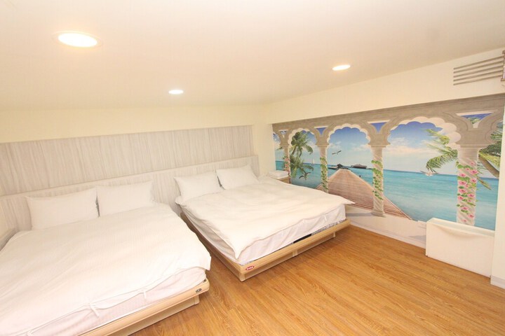 Room 44 of 246