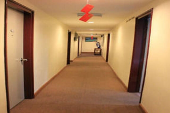 Ballroom/Hall 9 of 14