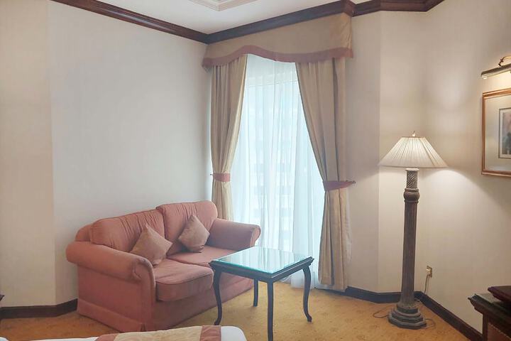 Room 7 of 38