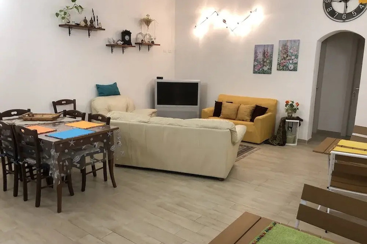 Room 2 of 12