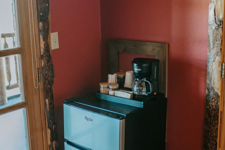 Room 12 of 76