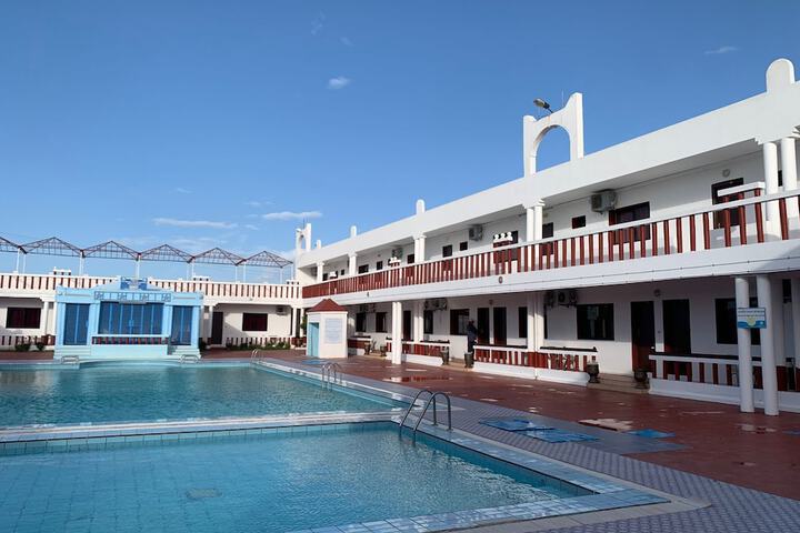 Pool 6 of 7
