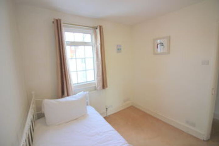 Room 8 of 18