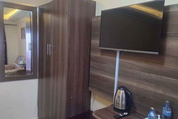 Room 10 of 49