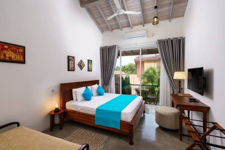 Room 10 of 27