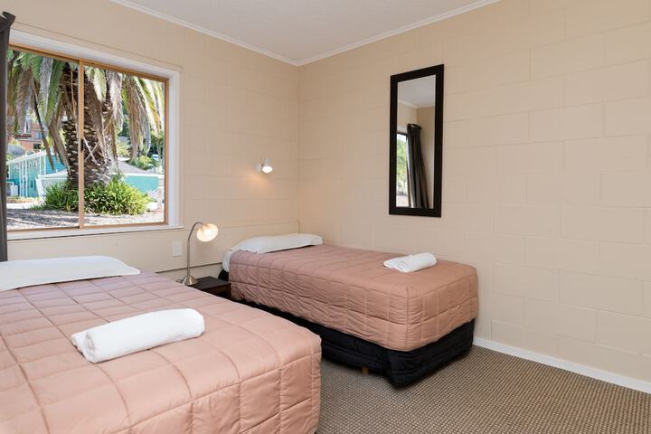 Room 6 of 36