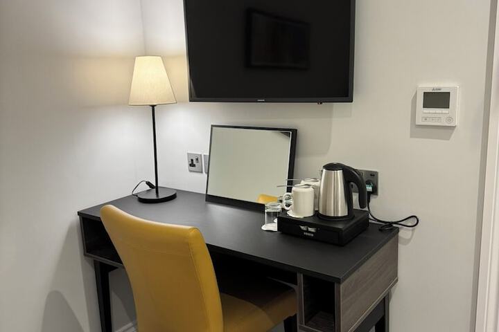 Room 12 of 48