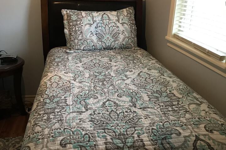Room 21 of 40