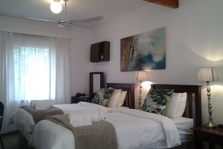 Room 13 of 36