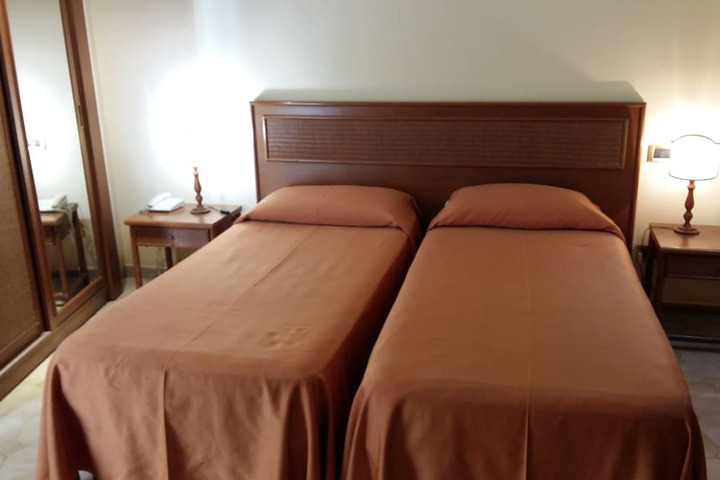 Room 5 of 31
