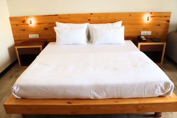 Room 2 of 6