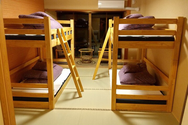 Room 19 of 76