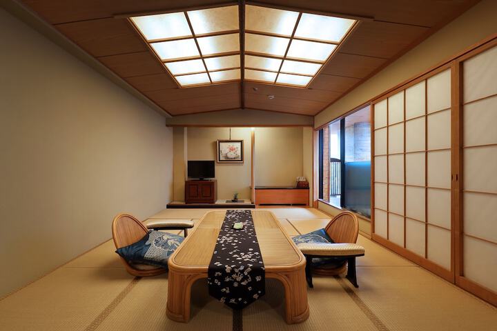 Room 11 of 123