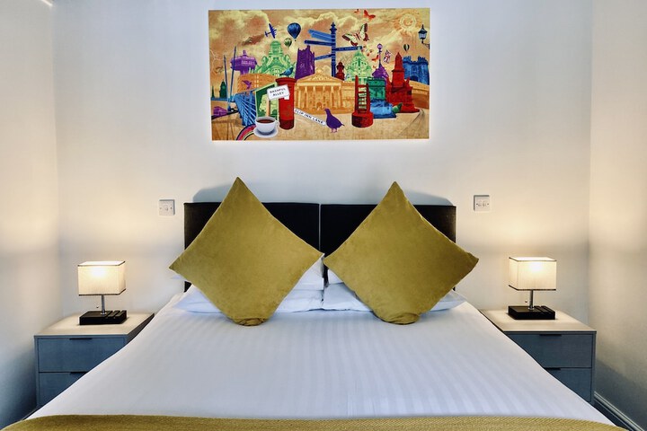 Room 3 of 37
