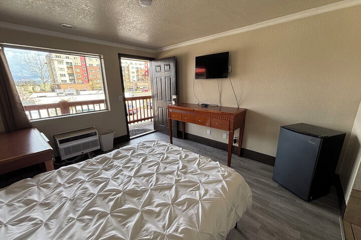Room 7 of 24