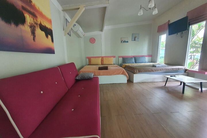 Room 83 of 195