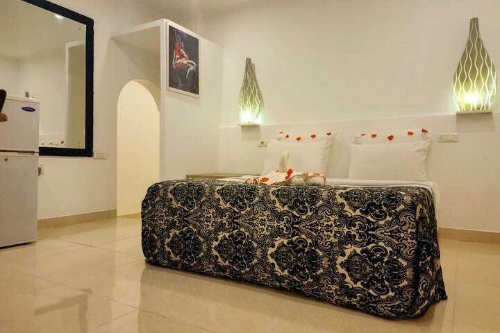 Room 3 of 8
