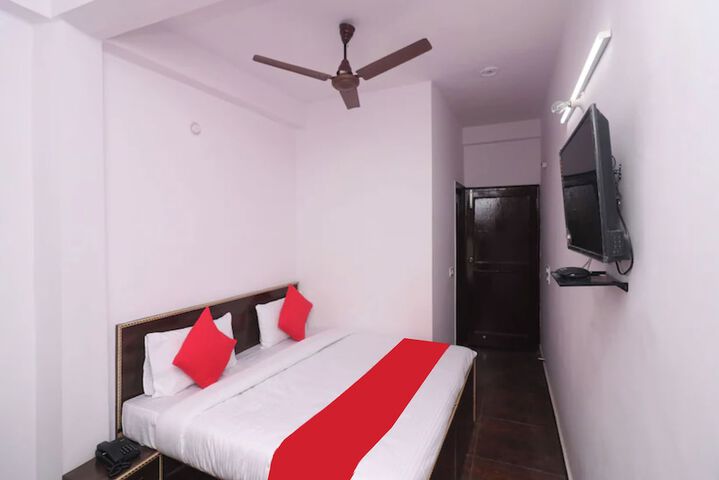 Room 11 of 20