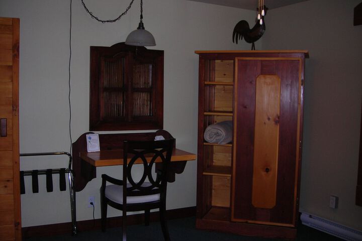 Room 5 of 17