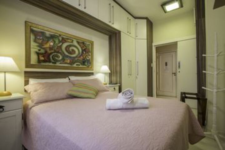 Room 8 of 22