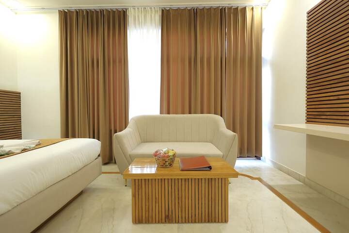 Room 27 of 63