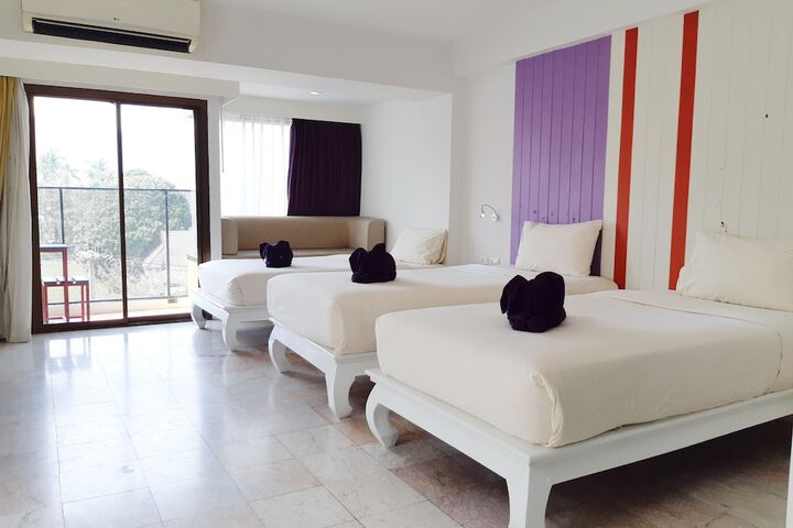 Room 47 of 90